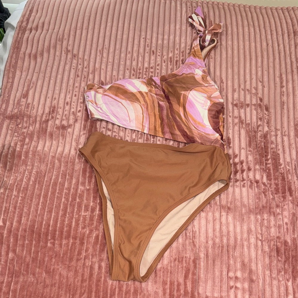 One-Shoulder Brown & Pink Swimsuit Set